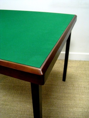 TABLE DE BRIDGE CLUB